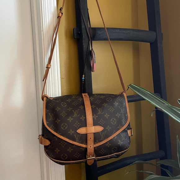 Authentic Vintage Saumer 30 - Picture 1 of 16